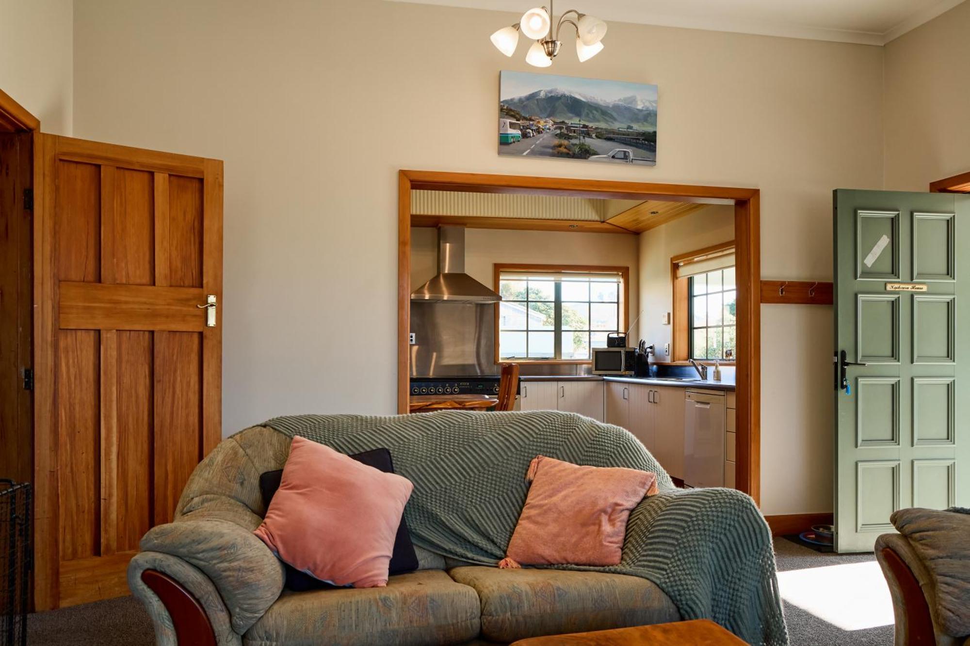 Ludstone Villa - A Charming Family Home Кайкура Екстериор снимка